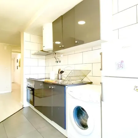 2 Bedrooms With City View And Wifi At Appartamento Lisbona